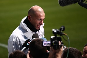 زيدان يتغنى بروح ريال مدريد قبل خوض مونديال الأندية باليابان