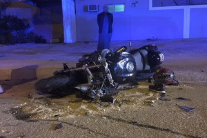 بالصور... وفاة بحريني بحادث مرور بين دراجة نارية ومركبة على شارع القدس بمدينة عيسى 