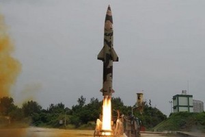 باكستان تختبر صاروخا باليستيا قادرا على حمل رؤوس نووية