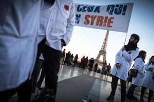 استمرار إغلاق برج إيفل بسبب إضراب العاملين