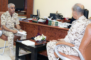 رئيس هيئة الأركان يزور إحدى وحدات قوة الدفاع