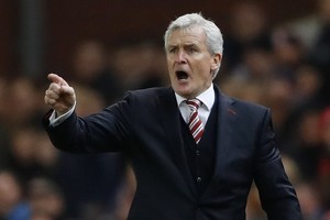 هيوز: ليستر لا يواجه خطر الهبوط