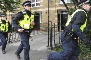 استعادة السيطرة على سجن في بريطانيا بعد أعمال شغب