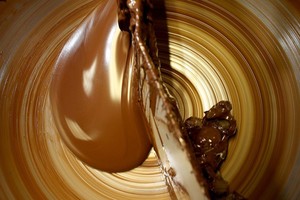 عاملة روسية تلقى حتفها في خلاط للشوكولاتة