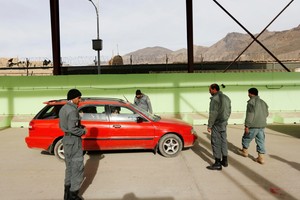 مقتل 18 شخصاً وإصابة العشرات في حادثي سير منفصلين في أفغانستان