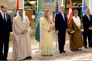 'الخارجية العمانية': بحث آخر المستجدات حول الأزمة اليمنية في الرياض بحضور السلطنة