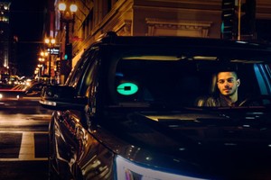 'أوبر' تطلق جهاز 'Beacon' لتسهيل تعرف الركاب على السيارات التي طلبوها