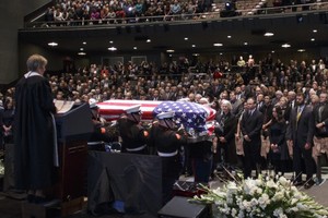 بالصور: أميركا تكرم جون غلين أحد أبطال غزو الفضاء 