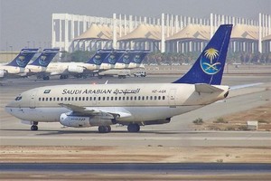 100 مليار دولار لمطارات الخليج