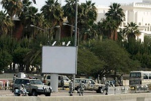 إجراءات مشددة في محيط السفارات بالكويت
