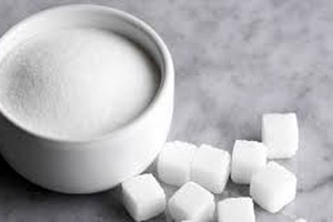 دراسة ممولة من مصنعي الأغذية تشكك في نصيحة تقليل تناول السكر