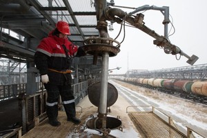 نوفاك يتوقع ارتفاع إنتاج روسيا النفطي 2.5% في 2016