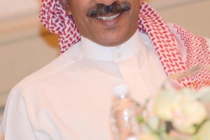 علي بن محمد يؤكد على أحقية الكوادر العربية لتولي المناصب الدولية