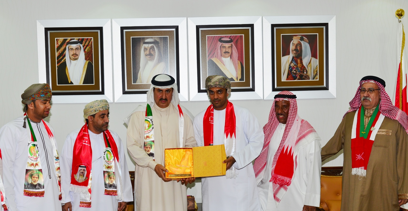 الدوسري يلتقي جمعية الخابورة الخيرية العمانية