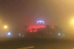 بالفيديو والصور...تدني الرؤية بفعل الضباب في عدد من مناطق البحرين