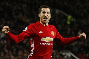 مخيتريان لاعب مانشستر يوناتيد يصف هدفه 'العقربي' في شباك سندرلاند بأنه الأفضل في مسيرته