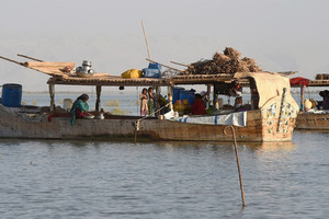 المياه الآسنة تقضي تدريجاً على أكبر بحيرات باكستان 