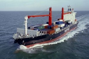 روسيا تستأنف تحميل النفط من ميناء نوفوروسيسك بعد عاصفة