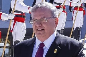 محققون برازيليون: السفير اليوناني قتله شرطي على علاقة بزوجته 