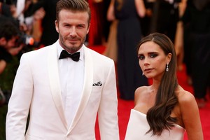 فكتوريا بيكهام ومارك رايلنس من الشخصيات المكرمة بأوسمة ملكة انكلترا