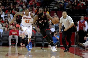 بالفيديو... هاردن يسجل 53 نقطة ويقود روكتس للفوز على نيكس بدوري السلة الأميركي