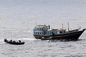 إيران توقف 3 زوارق صيد تابعة لدول خليجية لدخولها المياه الإقليمية