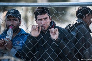 لاجئ أفغاني في ألمانيا يشعل النار في نفسه