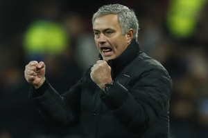 مورينهو يقترب من حاجز المليار يورو في سوق انتقالات اللاعبين