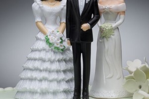 'متعددو زوجات' ينصحون: لا ترتبطوا بأكثر من واحدة... و'ملدوغات': الهجران مصيركم