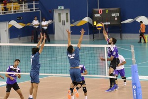 بالصور... داركليب يكسب نقاط 'النبيه صالح' في دوري الطائرة