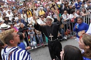 كولومبيا: رقص موظفي الأمم المتحدة مع المتمردين 'يشوه' مهمة السلام