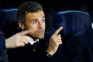 سواريز يكشف عن خليفة لويس انريكي في تدريب برشلونة