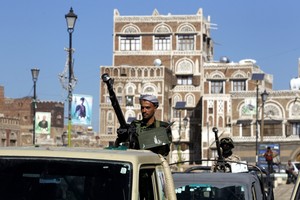 مقتل 17 من الحوثيين وقوات صالح في معارك مع رجال الجيش اليمني والمقاومة غرب تعز