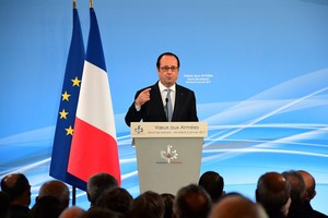 هولاند يريد زيارة منطقة ستسلم فيها حركة 'فارك' أسلحتها