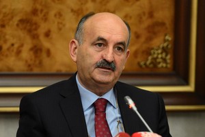 وزير العمل التركي: فصل نحو 100 ألف موظف مدني منذ فشل انقلاب في يوليو