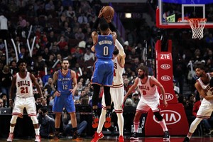 بالفيديو... وستبروك يقود ثاندر للفوز على بولز في دوري السلة الأميركي