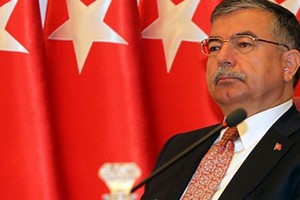 وزير الدفاع التركي: وجود القوات التركية في معسكر بعشيقة في العراق ضروري