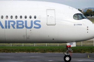 ايرباص تسلم أول طائرة لإيران