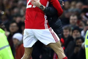 بالفيديو... فرحة مورينهو بهدف فيلاني تثير السخرية في تويتر