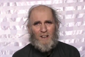 طالبان الأفغانية تنشر تسجيلاً مصوراً لرهينتين أميركي وأسترالي