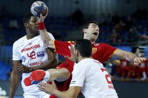 بالفيديو... نسور قرطاج تفرط في فوز ثمين وتستسلم للهزيمة أمام مقدونيا بمونديال اليد