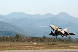 سلاح الجو الفرنسي ضاعف غاراته على الجهاديين في العراق وسوريا في 2016