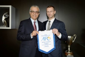 سلمان بن إبراهيم وسيفيرين يؤكدان أهمية تعزيز التعاون الثنائي بين الاتحادين الآسيوي والأوروبي