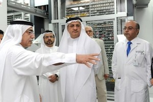 بالصور... دبي تدشن 'الصيدلية الذكية والروبوت' الأولى في الشرق الأوسط لصرف الدواء