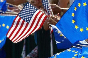 السفير الأميركي لدى الاتحاد الأوروبي يحذر الإدارة المقبلة من تأييد خروج بريطانيا من التكتل