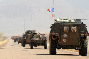 قوات فرنسية في مالي تعتقل مشتبها به في هجوم للقاعدة بساحل العاج