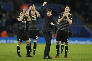 بالفيديو... تشلسي يعبر ليستر بثلاثية ويعزز صدارته للدوري الإنجليزي