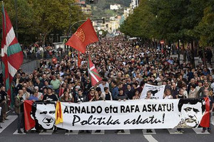 الالاف يتظاهرون في اسبانيا للمطالبة بالعفو عن سجناء 'ايتا'