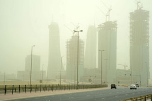 الطقس المتوقع  في البحرين غداً : ضباب خفيف في البداية يتحول إلى غائم جزئيّاً  