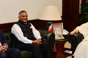 وزير العمل يؤكد تعزيز التعاون العمالي والتنموي بين البحرين والهند 